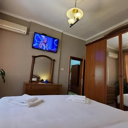 Metropolitan - Center Apartment